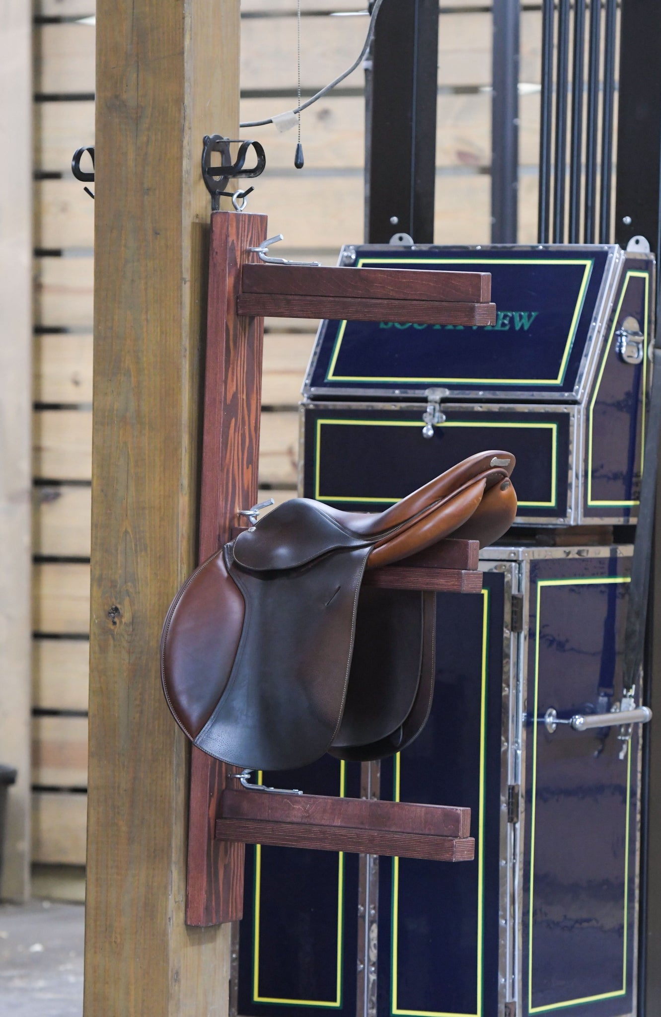 Movable Saddle Rack Hanging Saddle Rack – Dalman Jump Co